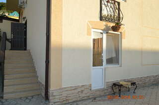 Гостевой дом Четыре Лилии Сукко Двухместный номер с 1 кроватью или 2 отдельными кроватями и дополнительной кроватью-3